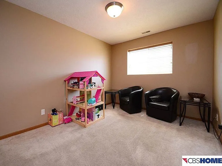 7916 Curtis Ave — Photo 11