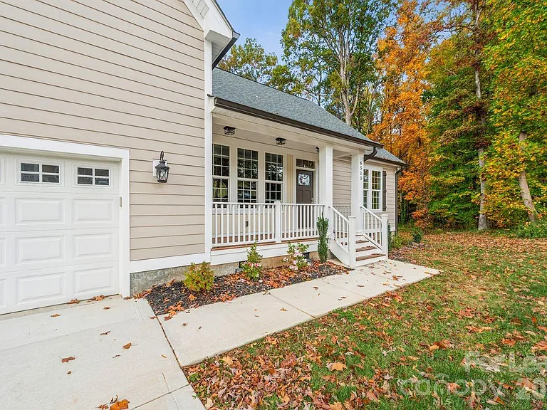 6513 Rockwell Blvd — Photo 2