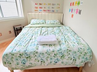 11227 Greenwood Ave N UNIT B, Seattle, WA 98133