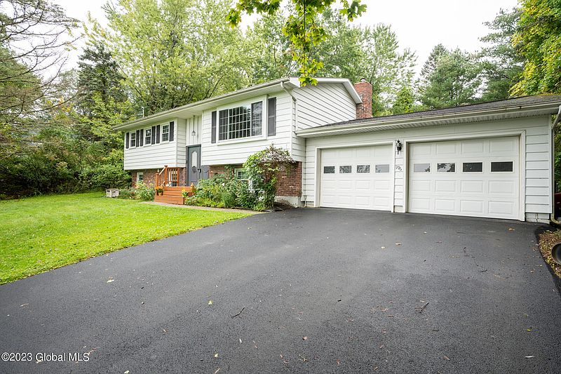 2nd image of 196 Sharpe Road