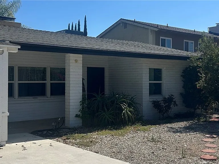 16020 Kittridge St — Photo 1
