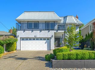 15627 Buena Vista Ave, White Rock, BC V4B 1Z3