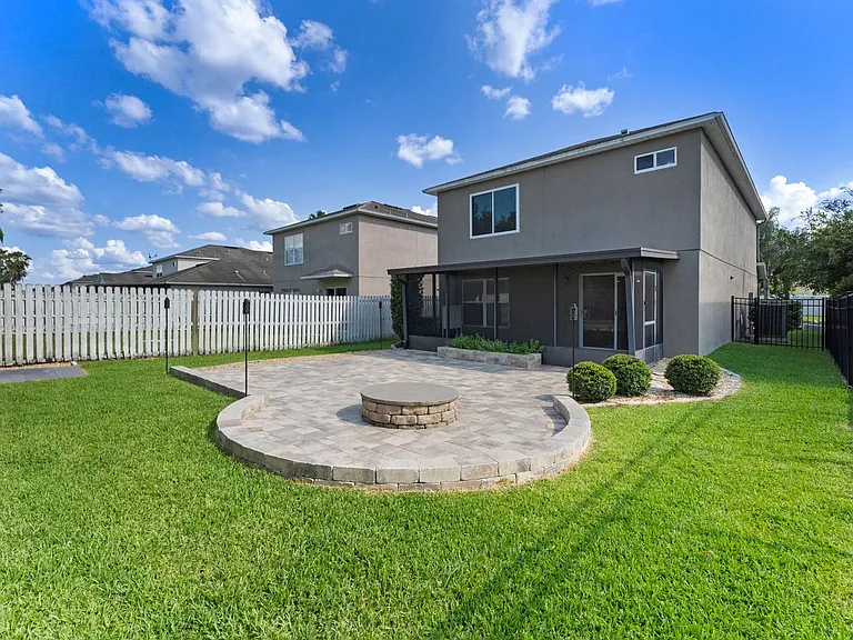 15321 Harrowgate Way — Photo 23