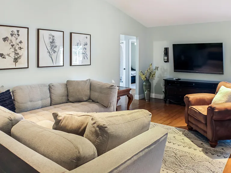 874 Blueberry Dr — Photo 11
