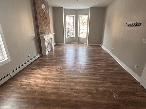 2nd image of 550 Congress St #1