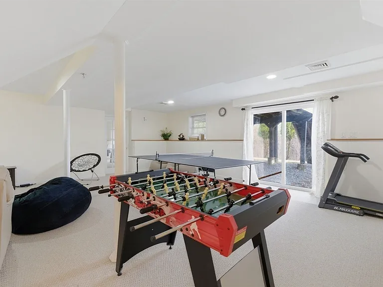 16 Windsor Rd — Photo 16