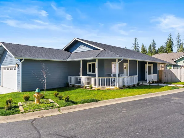 244 Cedar Brook Ln, Cave Junction, OR 97523