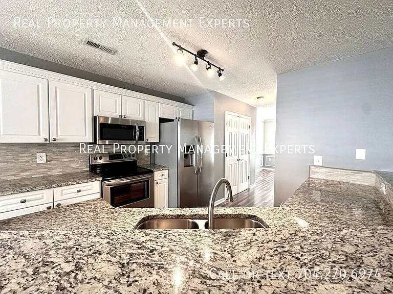 7603 Rolling Meadows Ln — Photo 5