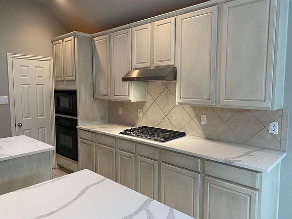 4th image of 11061 Downbrook Dr