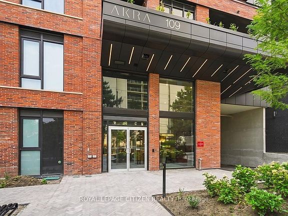 3rd image of 109 Erskine Ave #1502