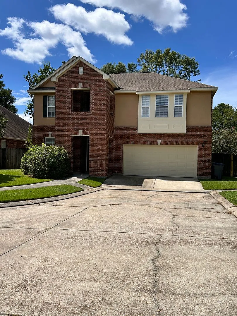Two Weeks Free Move In Special! 4 Br/3ba In Gated Neighborhood Off Jefferson Or Bluebonnet Near I... — Photo 1