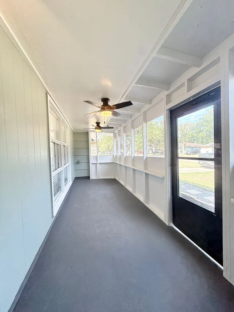 Beautiful & Spacious 3/2/1 Home in Lake Jackson ! — Photo 2