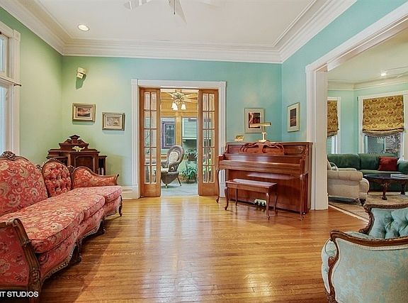 3rd image of 321 S Euclid Ave