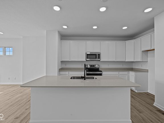 4th image of 7076 Nine Penny Dr