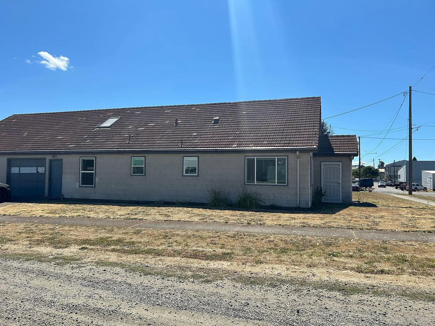 1186 NE Alpine Avenue — Photo 4