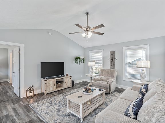 4th image of 501 Deluth Ct