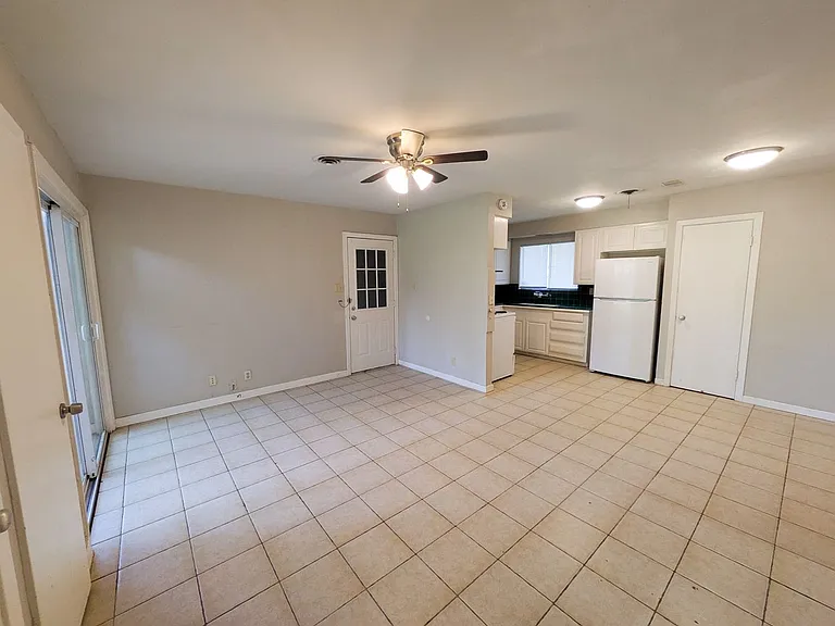 2109 Coronado Pl — Photo 6