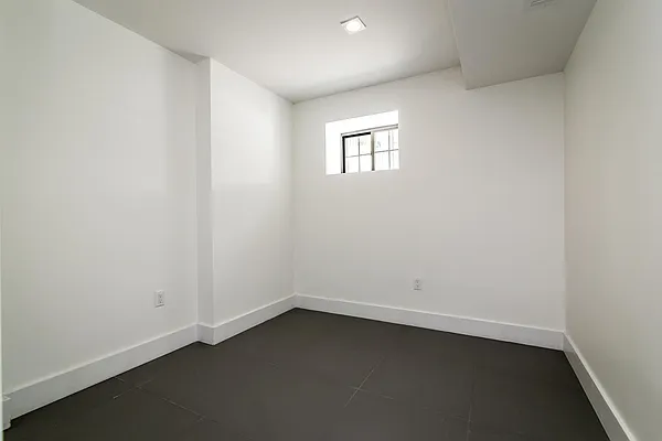 Rented by Nooklyn NYC LLC | media 43
