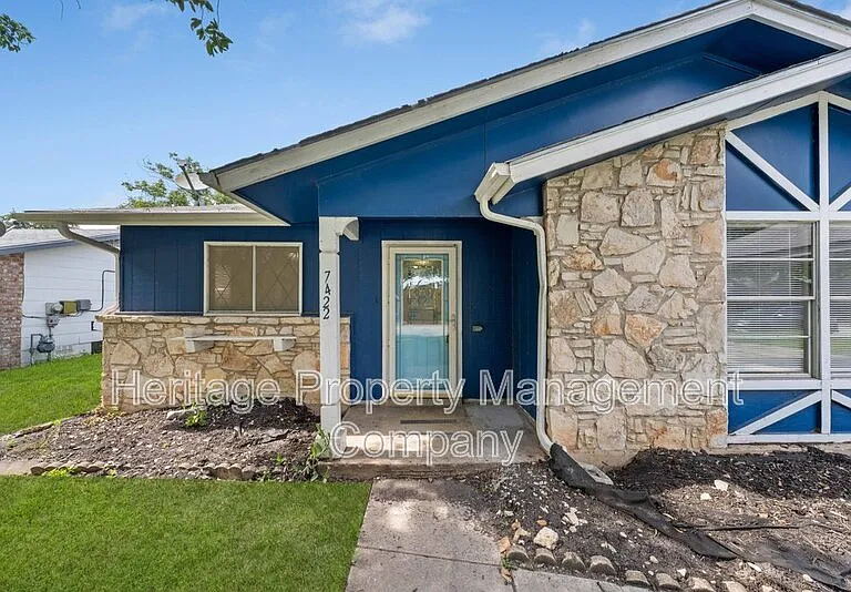 7422 Stonehouse Dr — Photo 3
