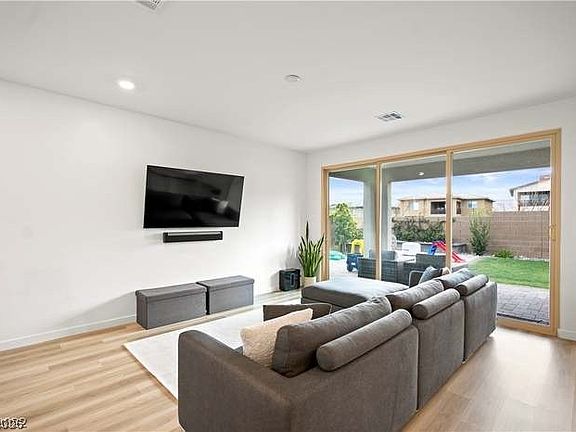 3rd image of 741 Foreign Reef Way