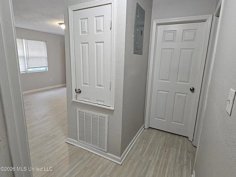 229 Lawrence Rd — Photo 7