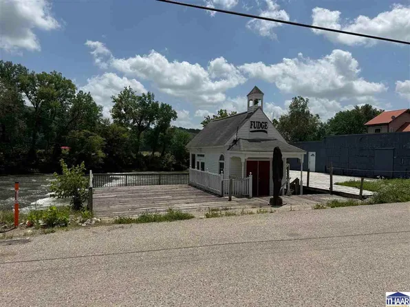 6105 S Mill Rd, Rockville, IN 47872