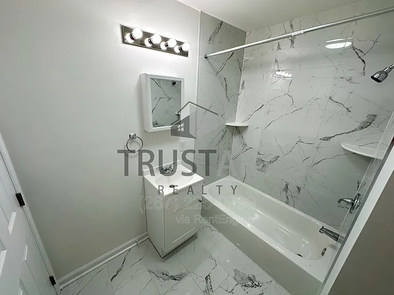 2153 W Grange Ave — Photo 4
