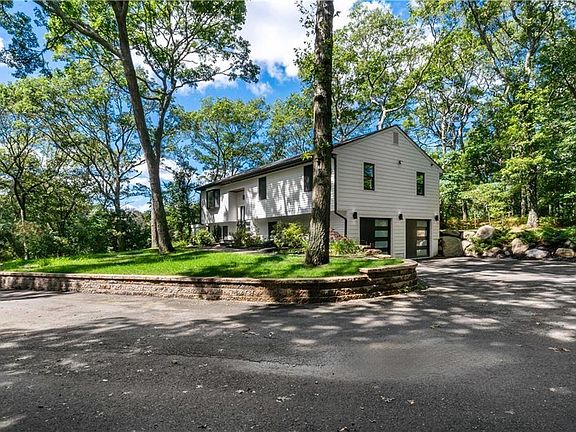 3rd image of 433 Gravelly Hill Rd