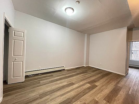 3rd image of 1049 Jefferson Ave #1A
