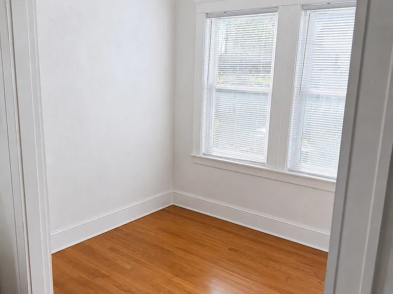 127 Henry Ave #1 — Photo 4