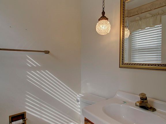 5th image of 3247 New Orleans Dr