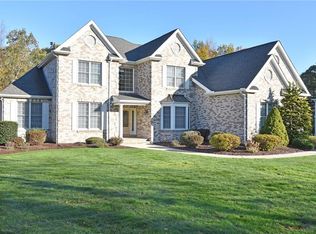 25 Romano Ct, East Greenwich, RI 02818