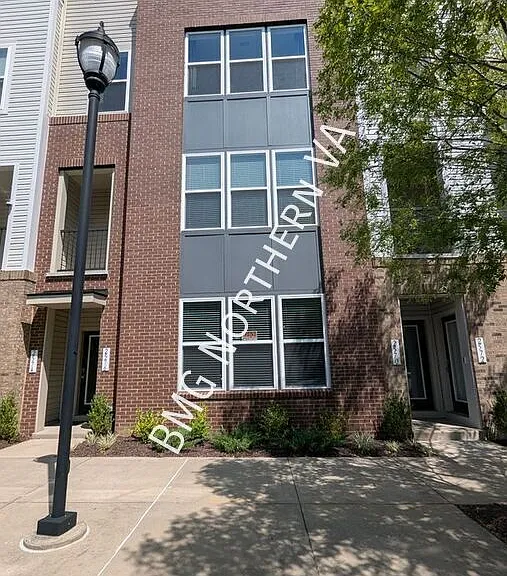 2576 Neabsco Common Pl — Photo 1