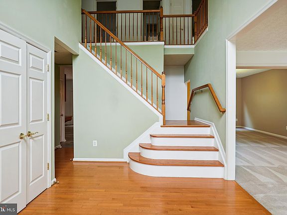 3rd image of 573 Windsong Dr
