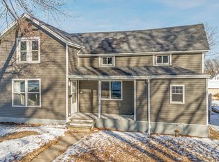 1202 S Pearl St, New London, WI 54961