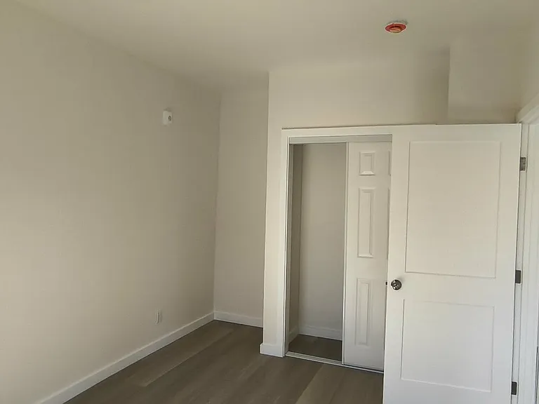 La Playa Apartments — Photo 9