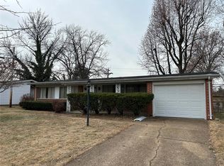 1435 Thoroughbred Ln, Florissant, MO 63033