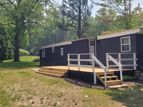 728 N Crystal Ln, Mears, MI 49436