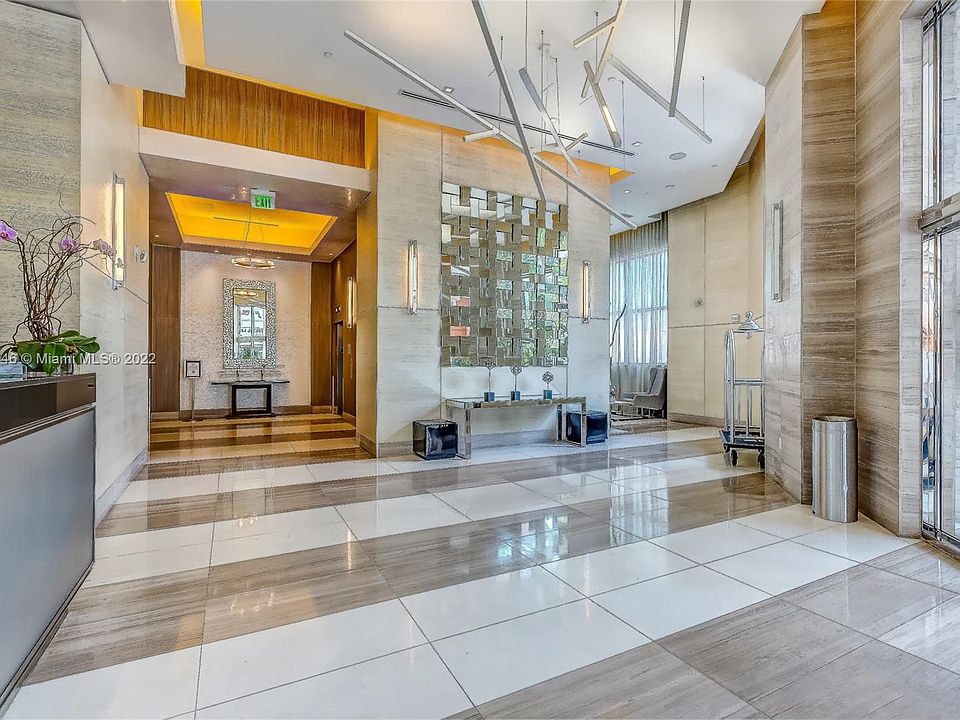 1st image of 999 SW 1st Ave APT 1712