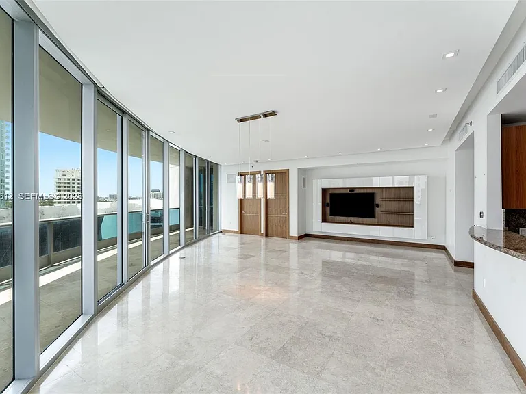 5959 Collins Ave #1001 — Photo 2
