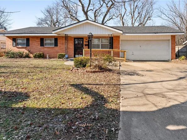 408 Dyer St, Springdale, AR 72762