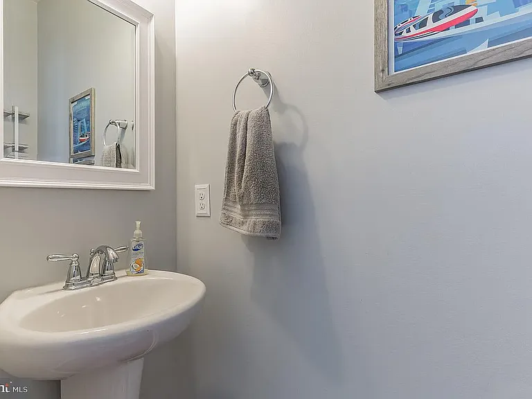 423 Dogwood Dr — Photo 18