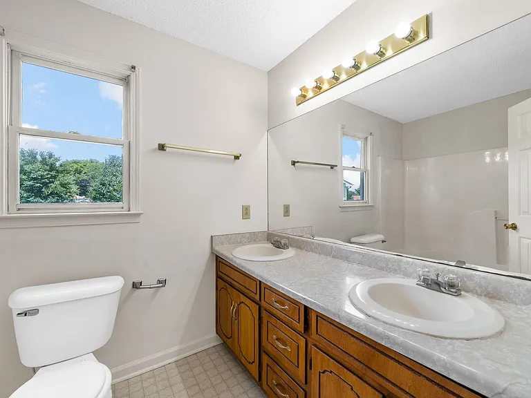 253 Moncrest Dr — Photo 14