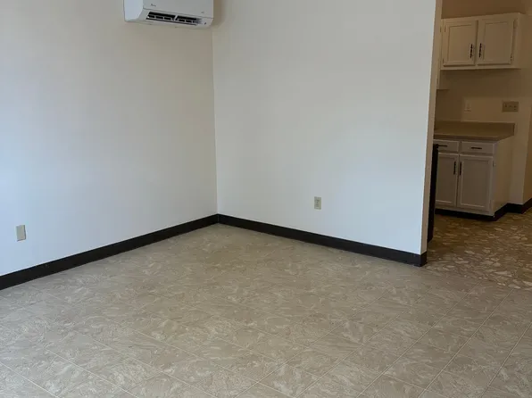 196 Maple Ave #22, Oak Hill, WV 25901