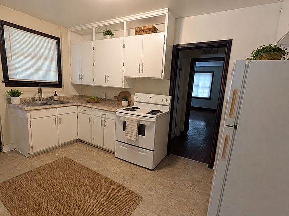 3rd image of 1232 Ingleside Ave APT 1