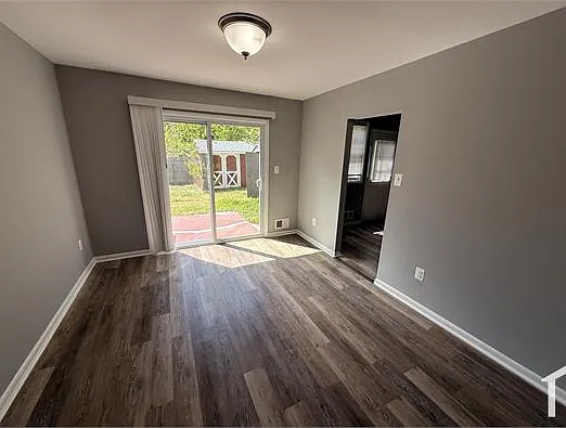 409 Berkshire Ct — Photo 22