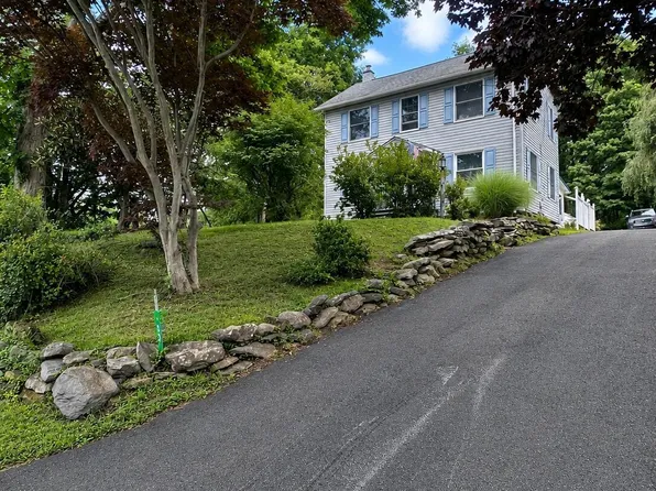52 Smith St, East Stroudsburg, PA 18301