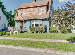 83 Sherbrooke St, Springfield, MA 01104