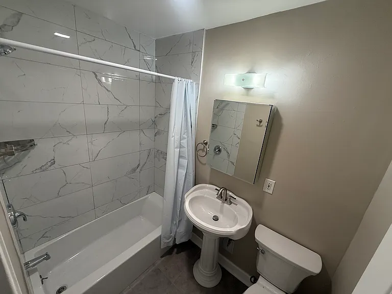 11 Bedford Ave #E4 — Photo 6