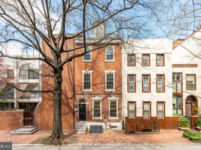 635 Pine St, Philadelphia, PA, 19106